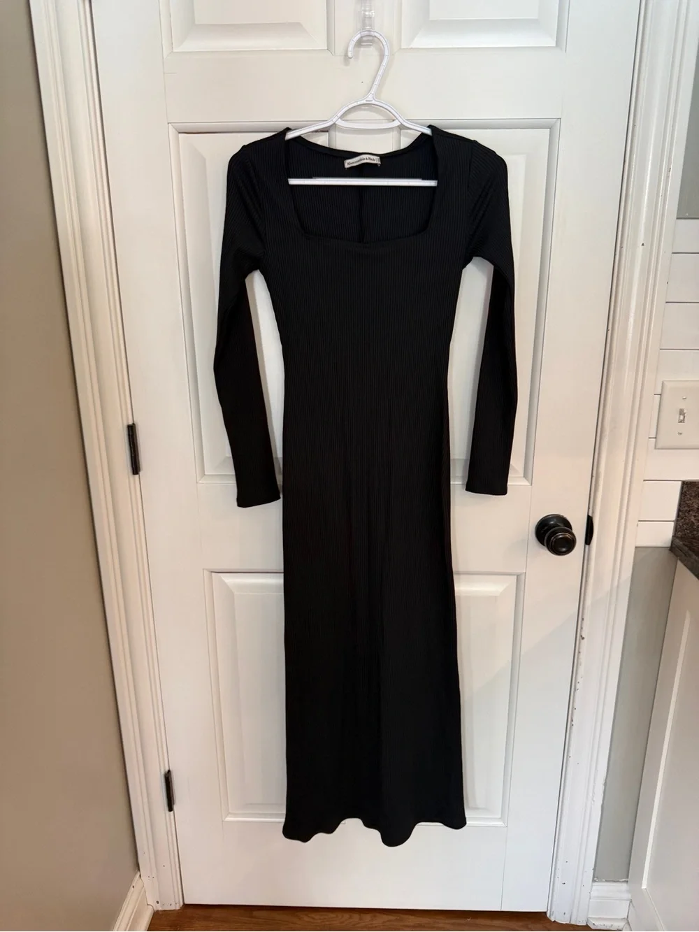 Abercrombie & Fitch Black Ribbed Long-Sleeve Square Neck Maxi 25579